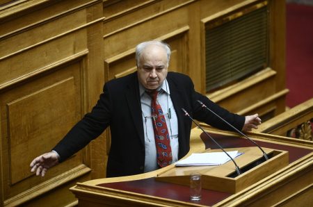 ΠαΣοΚ: Εκτός κοινοβουλευτικής ομάδας ο βουλευτής Παναγιώτης Παρασκευαΐδης