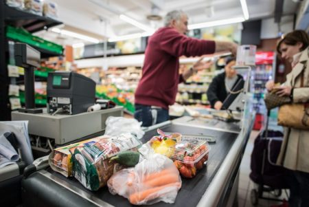 Ενοπλη ληστεία σε σούπερ μάρκετ στον Πειραιά