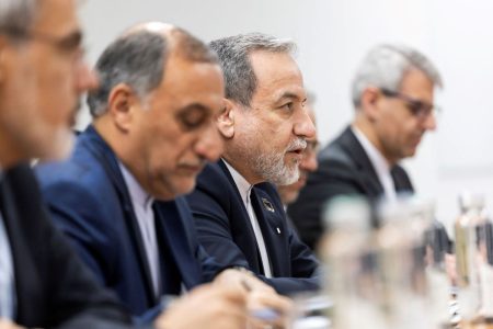 Συγκρατημένη αισιοδοξία για συνομιλίες Ιράν–ΗΠΑ: Προτάσεις από Τεχεράνη σε δύο εβδομάδες