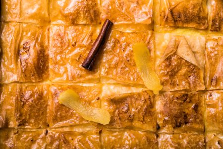 Τυρινή – 4 γλυκά για να απολαύσετε πριν τη νηστεία