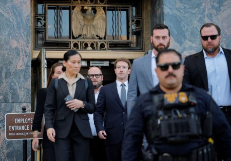 Δίκη Meta: Σφυροκόπημα στον Ζούκερμπεργκ για τον εθισμό παιδιών στα social media, 3.000 οι αγωγές