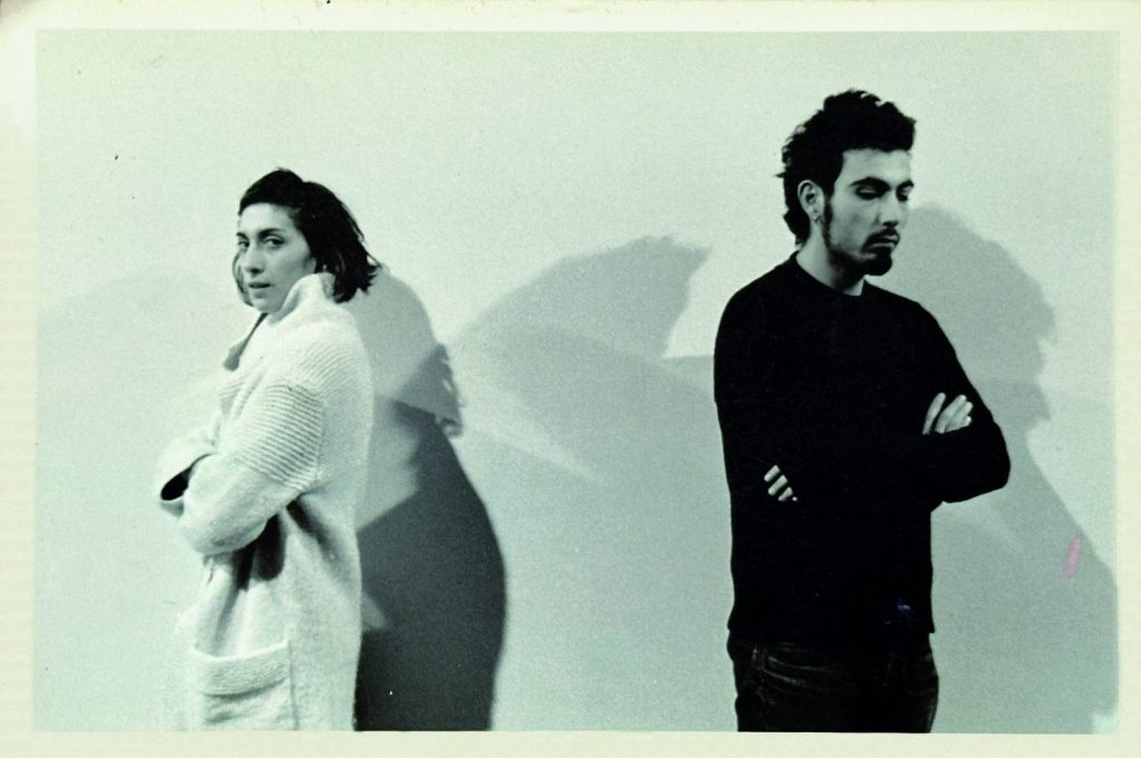 Δύο αυτόνομοι κόσμοι σε διάλογο