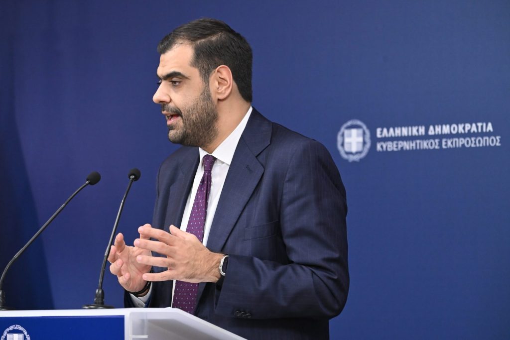 Επίθεση Μαρινάκη σε ΠαΣοΚ και Τσουκαλά – «Οι φωτογραφίες της Καισαριανής ανήκουν σε όλους τους Έλληνες»