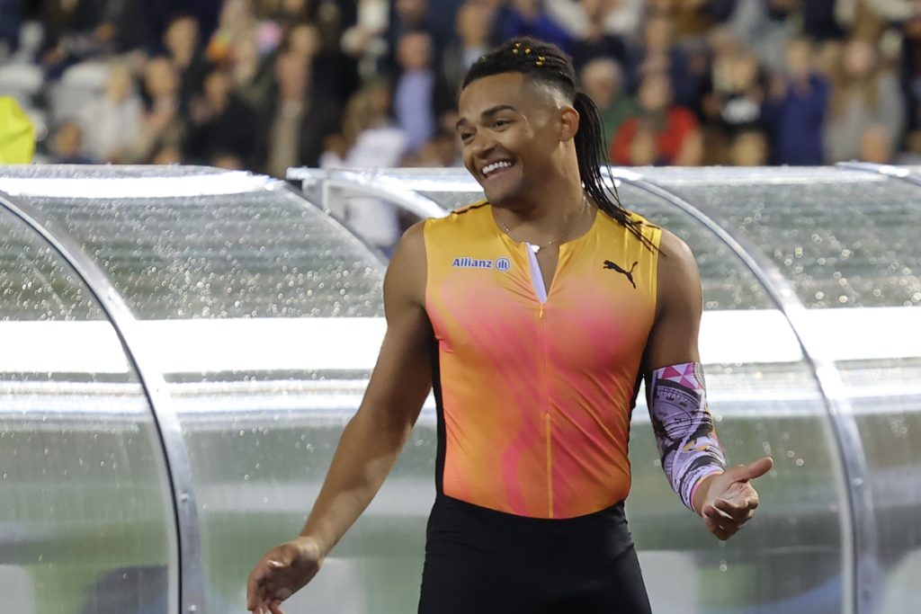 Εμμανουήλ Καραλής: «Πέταξε» στα 6 μέτρα στο Λιεβέν