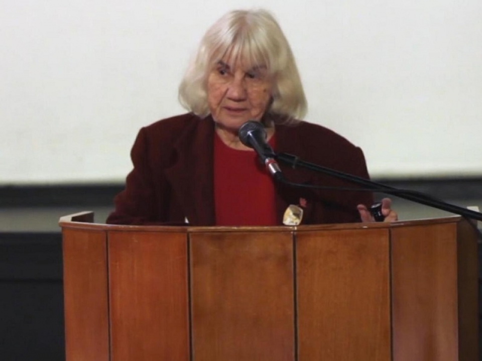 Πέθανε η Ιωάννα Καρατζαφέρη – Μια σπουδαία φωνή της μεταπολεμικής ελληνικής πεζογραφίας