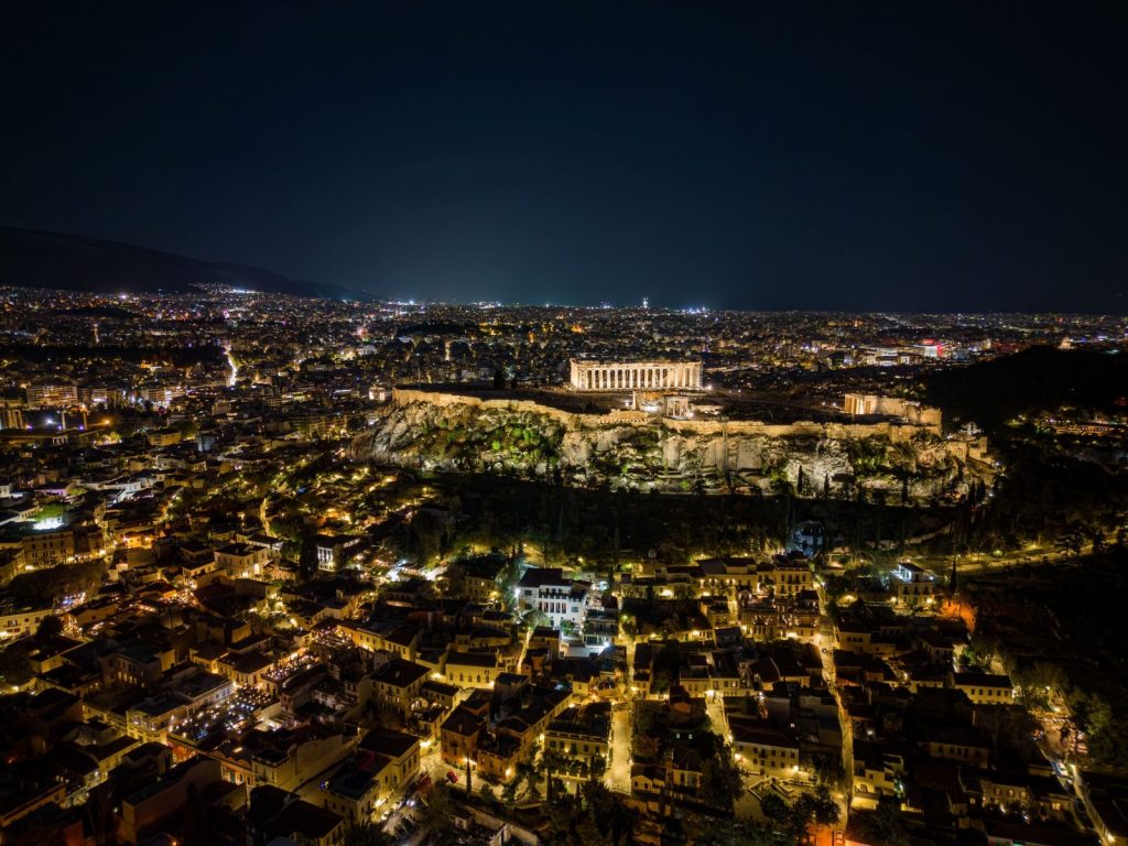 Αθήνα, σ’ αγαπώ αλλά με ρίχνεις