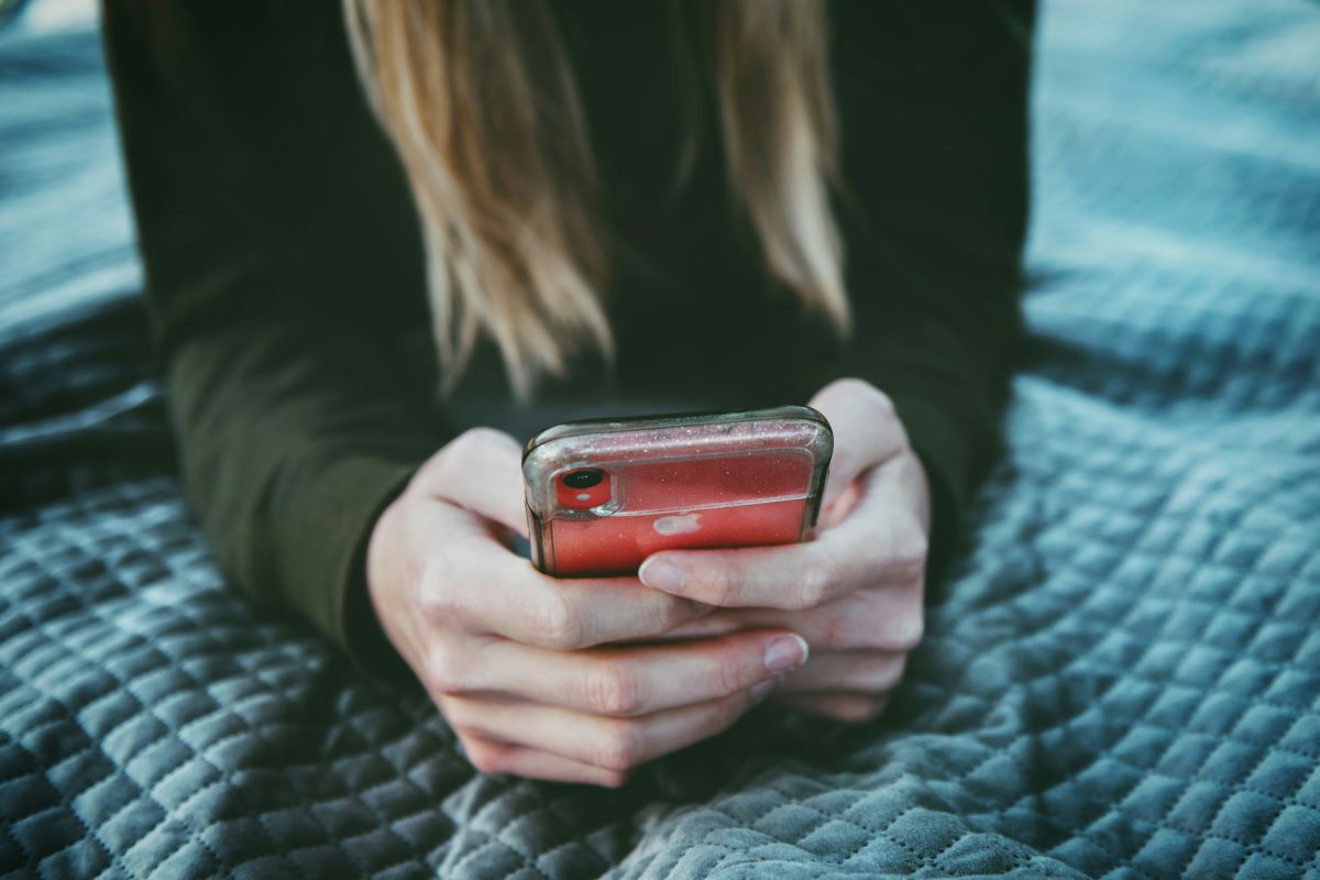 «Μπλόκο» στα social media για τα παιδιά: Τι αλλάζει από την 1η Ιανουαρίου 2027 – Η αποκάλυψη Παπαστεργίου