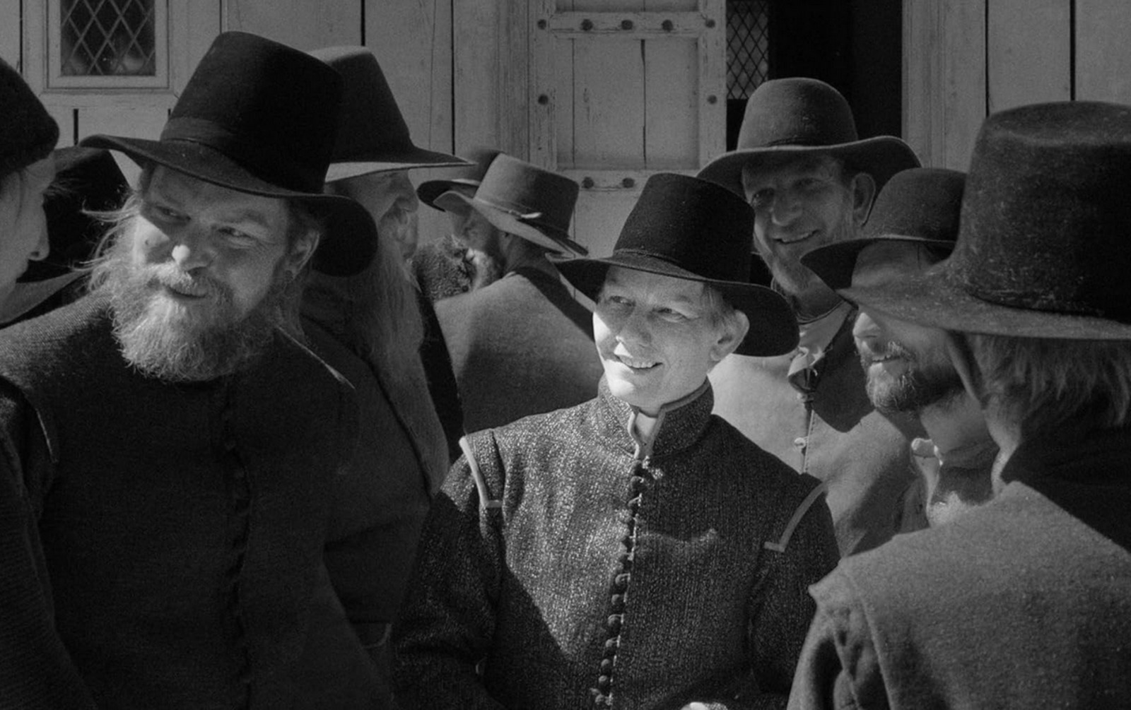 Γυναίκα που παριστάνει τον άντρα η Σάντρα Χούλερ στην ταινία «Rose»