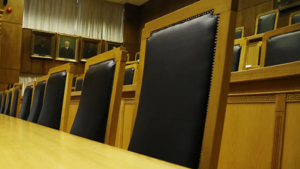 Συνταγματική αναθεώρηση: Πώς ερευνώνται τα πολιτικά πρόσωπα σε Ευρώπη και ΗΠΑ