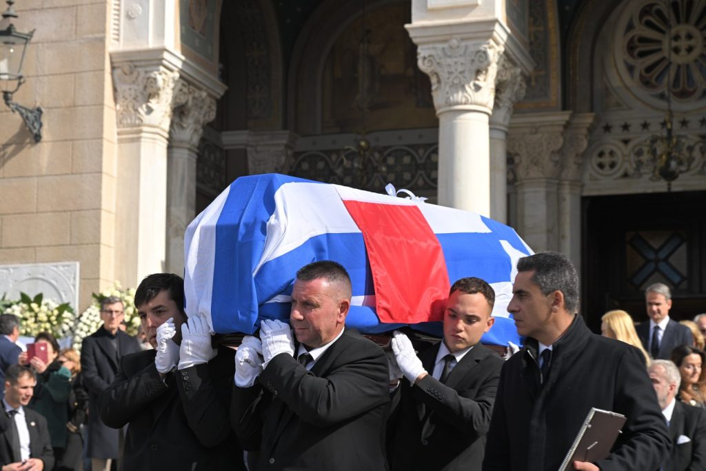 Ελένη Γλύκατζη Αρβελέρ: Συγκίνηση στο τελευταίο αντίο – Ποιοι έδωσαν το παρών