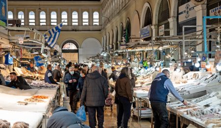 Στη Βαρβάκειο που αλλάζει, για τα θαλασσινά της Καθαράς Δευτέρας