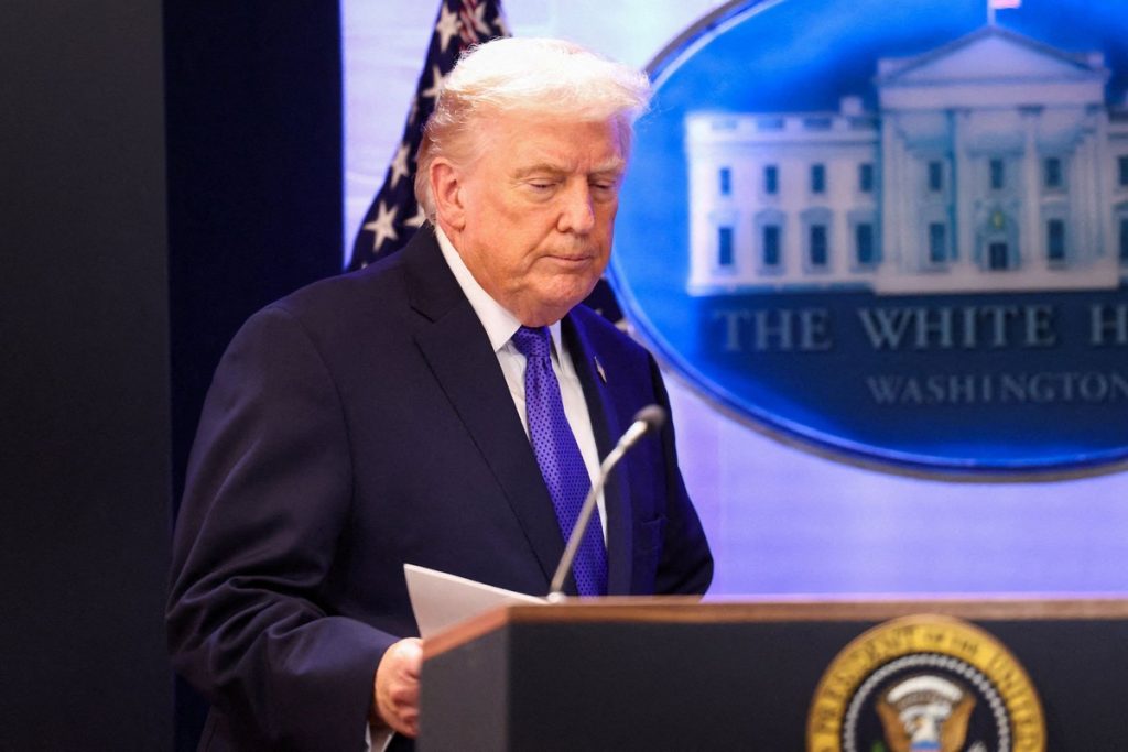 Δασμοί Τραμπ: Οι εσπευσμένοι ελιγμοί, οι αποζημιώσεις δισεκατομμυρίων και το βάρος στο Κογκρέσο