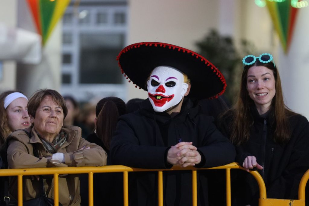 Απόκριες: Στο Σύνταγμα η καρναβαλική παρέλαση, κορυφώνονται οι εκδηλώσεις