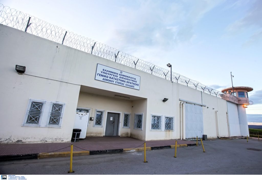 Τι συμβαίνει στις ελληνικές φυλακές: Συμβόλαια θανάτου, όπλα και κινητά με drones