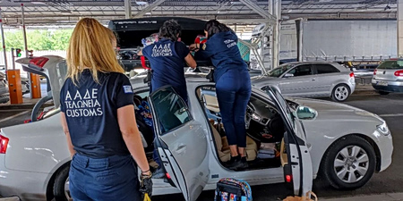 ΑΑΔΕ: Εκατομμύρια σε μετρητά, ναρκωτικά και χιλιάδες λαθραία είδη στις κατασχέσεις της ΑΑΔΕ