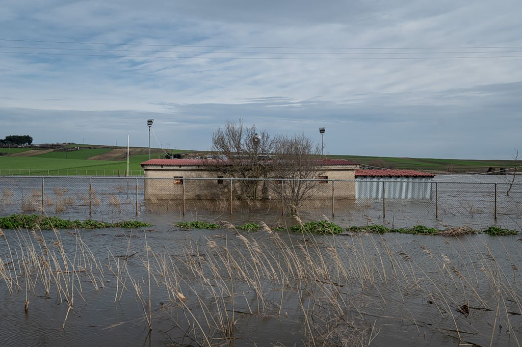 Έβρος: 150.000 στρέμματα έχουν καλυφθεί από νερό – Σε απόγνωση οι κάτοικοι