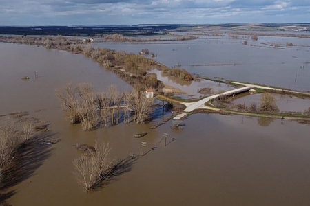 Έβρος: Κρίσιμες ώρες για το Σουφλί, πάνω από 6 μέτρα το νερό στο Πύθιο