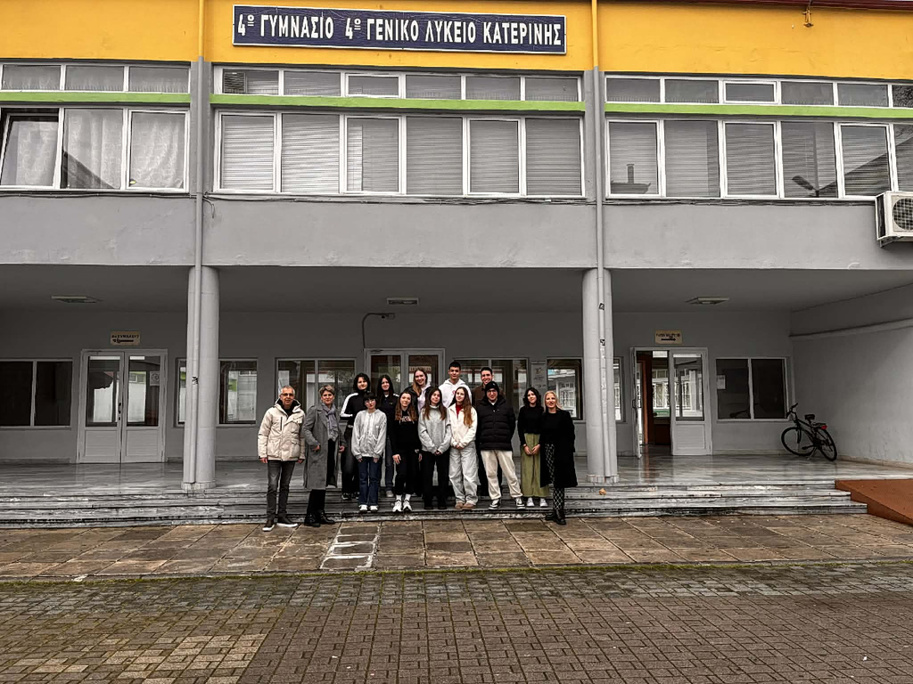 Με πάθος για τη γραφή στη σκιά του Ολύμπου