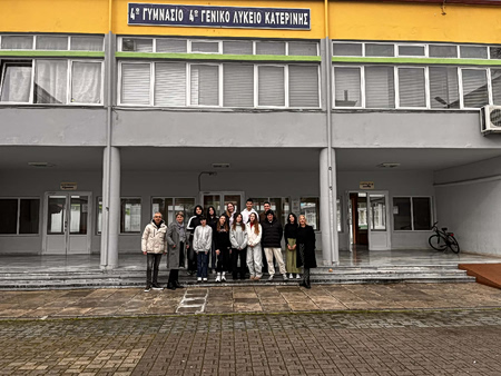 Με πάθος για τη γραφή στη σκιά του Ολύμπου