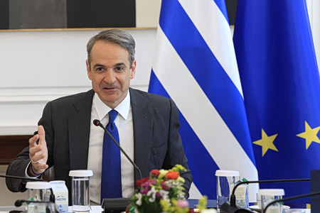 Μητσοτάκης: Τηλεδιάσκεψη με τους επικεφαλής των Πρεσβειών και Προξενείων της Ελλάδας σε Ιράν και Μ. Ανατολή