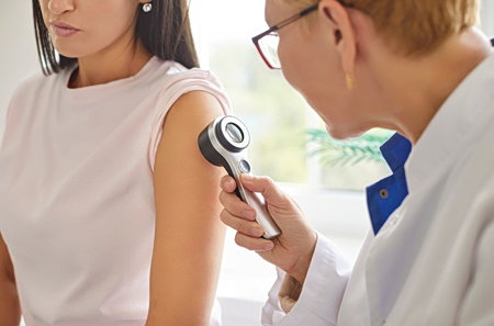 Γιατί η θνητότητα του μελανώματος δεν μειώνεται — και τι μπορούμε να κάνουμε