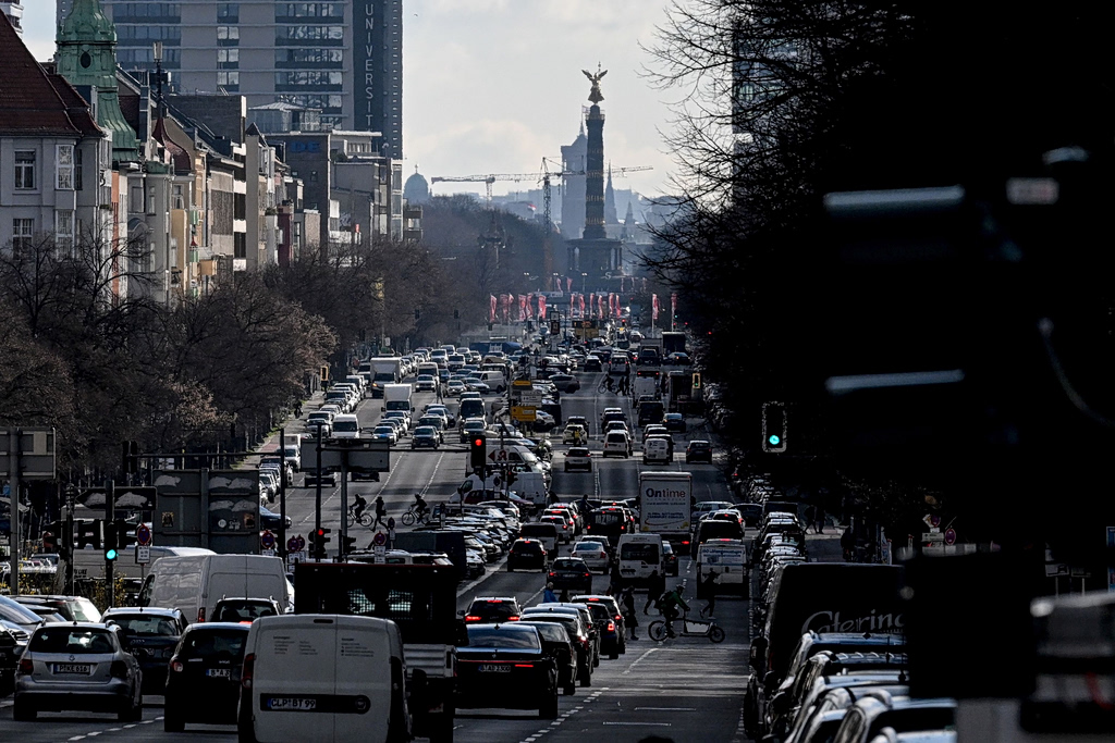 Γερμανία: Χάος στους δρόμους, παρέλυσαν οι συγκοινωνίες