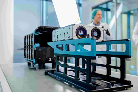 Με το βλέμμα στα αστέρια και το μέλλον