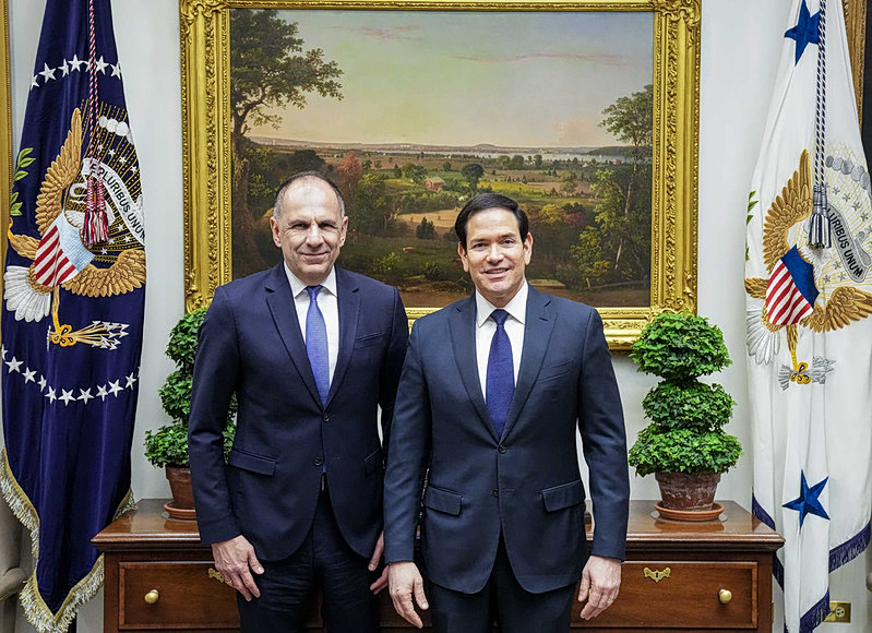 Η συνάντηση Γεραπετρίτη – Ρούμπιο και το θερμό τετ α τετ με Μαντμάνι