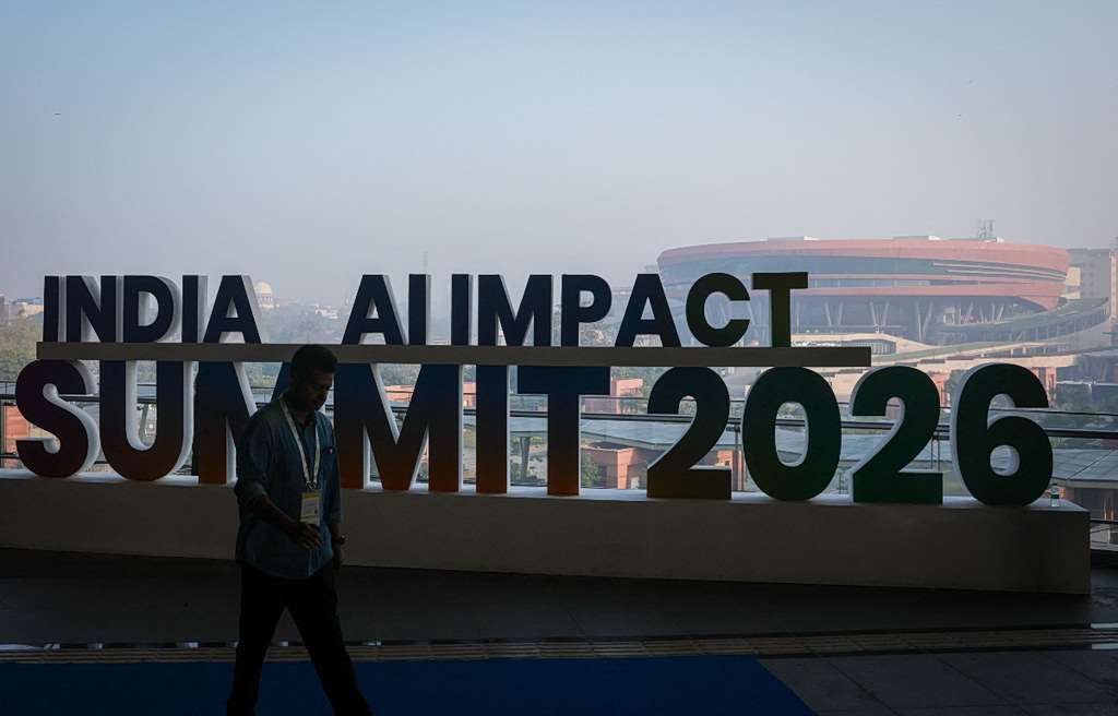 Η Ινδία αψηφά ΗΠΑ και Κίνα: Το στοίχημα της φθηνής AI που ανατρέπει τα δεδομένα