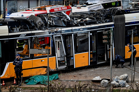 Τραμ εκτροχιάστηκε στο Μιλάνο, ένας νεκρός και τρεις τραυματίες σε σοβαρή κατάσταση