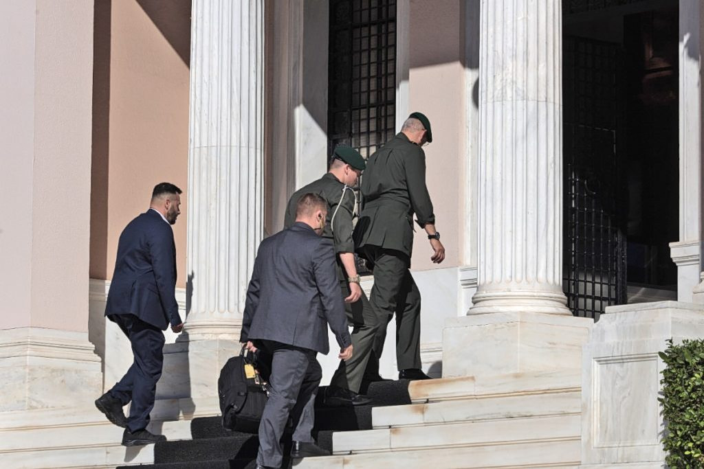 ΚΥΣΕΑ: Εκτακτη συνεδρίαση μετά την επίθεση ΗΠΑ-Ισραήλ σε Ιράν