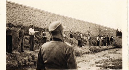 Καισαριανή: Στην κυριότητα του ελληνικού Δημοσίου όλες οι φωτογραφίες των 200 εκτελεσθέτων την Πρωτομαγιά του ’44