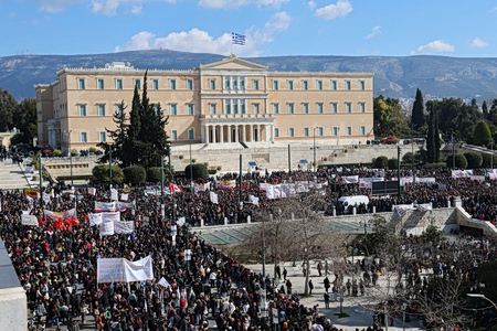 Τέμπη: Η εκτίμηση της ΕΛ.ΑΣ για τον κόσμο – Τι ανέφερε για τα επεισόδια