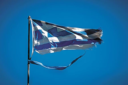 Ερχεται να μας σώσει