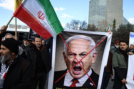 Πόλεμος στο Ιράν: Χτύπησαν το γραφείο του Νετανιάχου – «Αβέβαιη η τύχη του» λένε οι Φρουροί – Συνεχής ενημέρωση