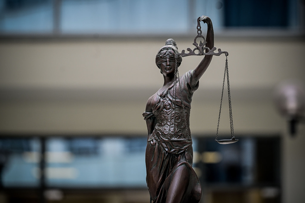 Το παρακράτος δεν ηττήθηκε (ακόμη)