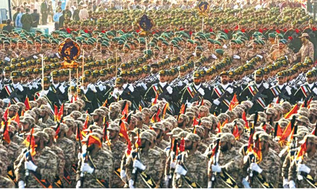 Φρουροί vs Αρτές: Ποιος κάνει κουμάντο στο Ιράν, ποιος φοβάται το πραξικόπημα;