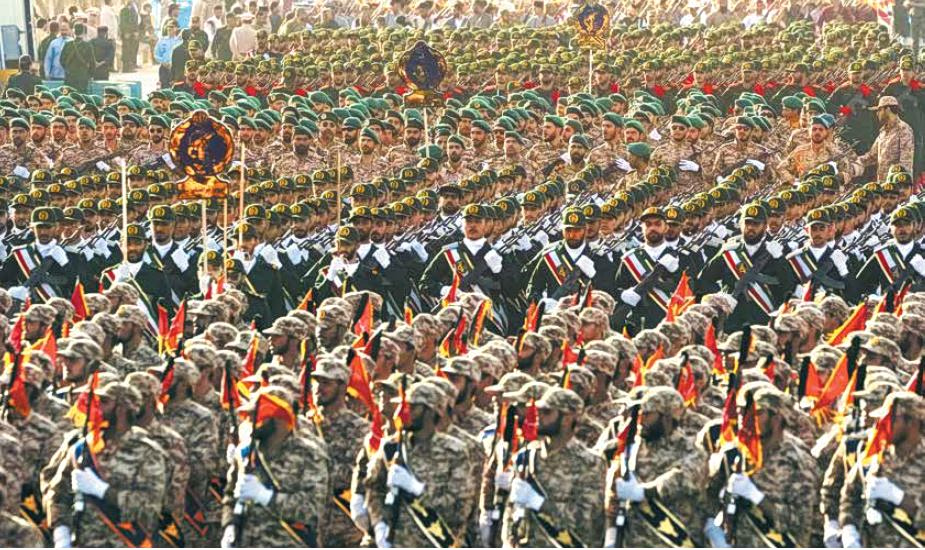 Ιράν: Φρουροί και Αρτές, οι δύο στρατοί  – Ποιος από τους δύο πολεμά σήμερα και γιατί