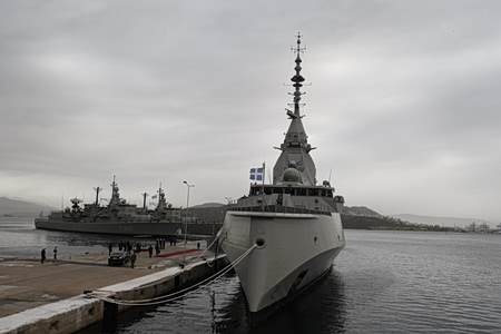 Κύπρος: Ο Δένδιας στέλνει φρεγάτα Κίμων και F-16 μετά τα drones στο νησί – Συνεχής ενημέρωση