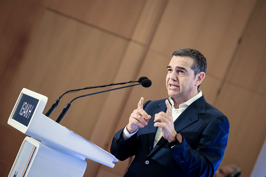 Τσίπρας για υποκλοπές: «Ότι εύκολα μπαίνει στο αρχείο, το ίδιο εύκολα βγαίνει»