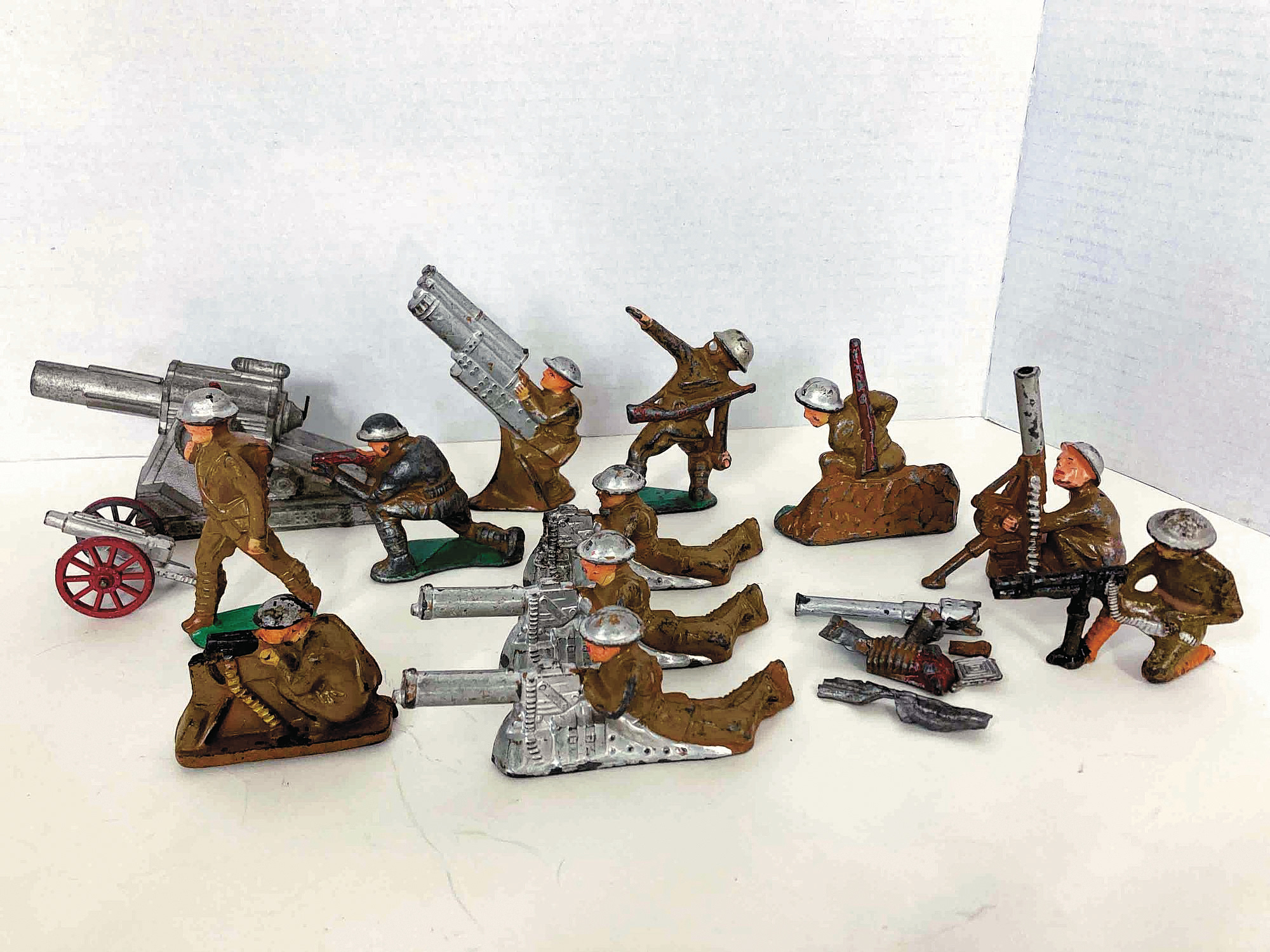 Παίζοντας «πόλεμο» – Το σκοτεινό μυστικό πίσω από τα παιχνίδια μιας άλλης εποχής