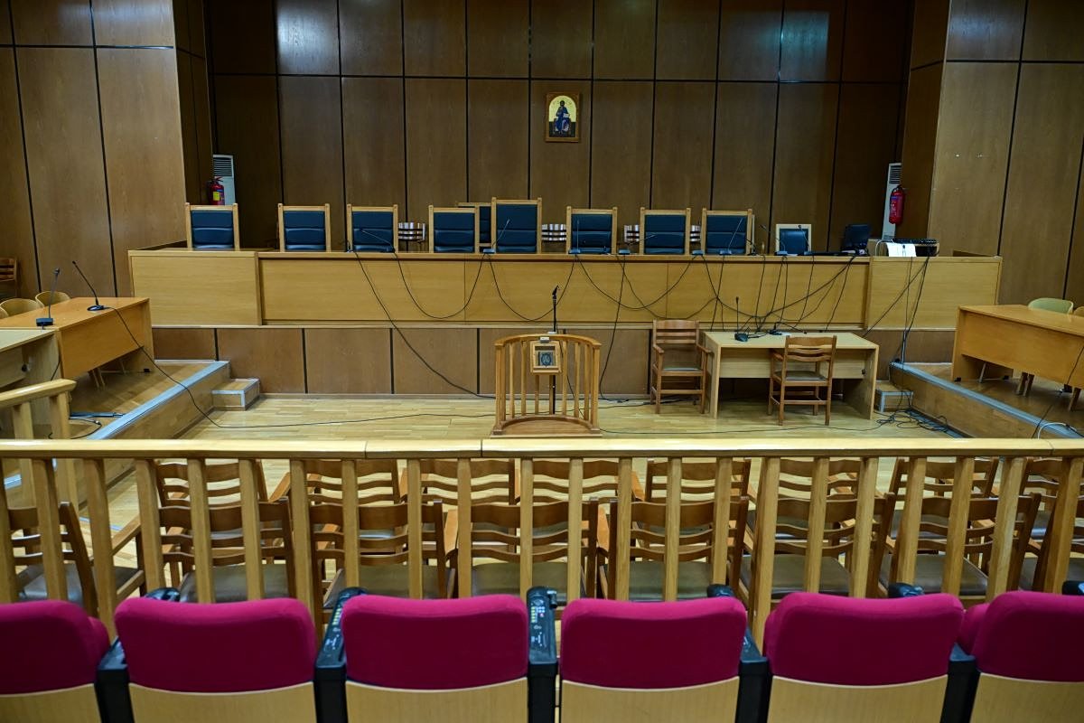 Χρυσή Αυγή, δεκατρία χρόνια μετά…