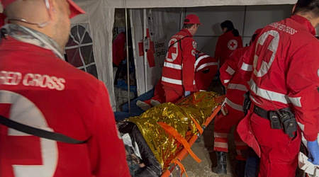 Πόλεμος στο Ιράν: Το σακίδιο επιβίωσης για τα τρία πρώτα 24ωρα – Οι οδηγίες του Ερυθρού Σταυρού