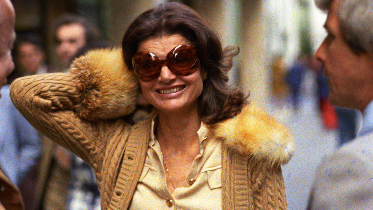 Η δεύτερη καριέρα της Jackie Kennedy που ελάχιστοι γνωρίζουν: Από Πρώτη Κυρία, επιμελήτρια βιβλίων