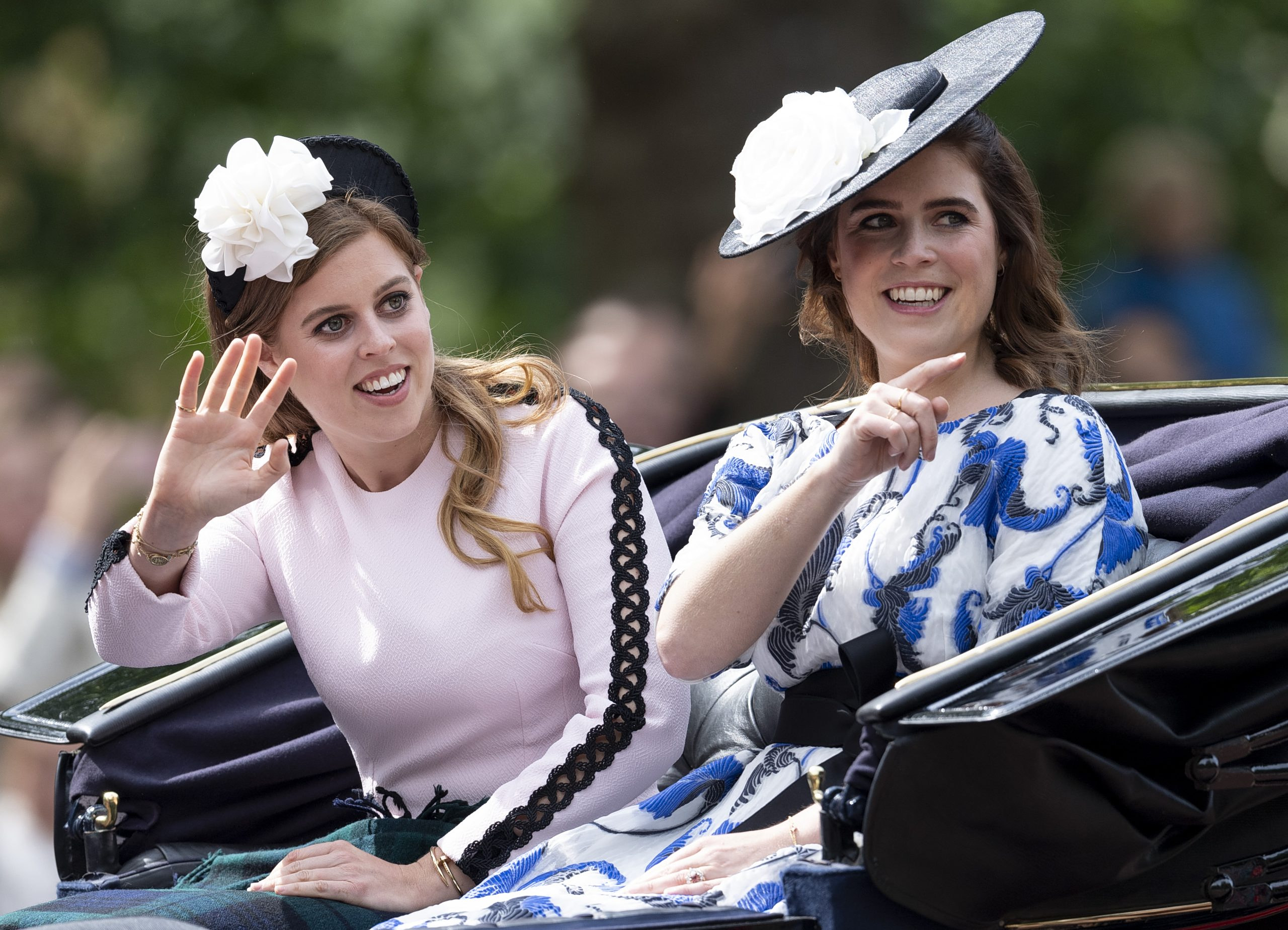 Royal Ascot: Γιατί «απορρίπτει» την είσοδο στις πριγκίπισσες Βεατρίκη και Ευγενία