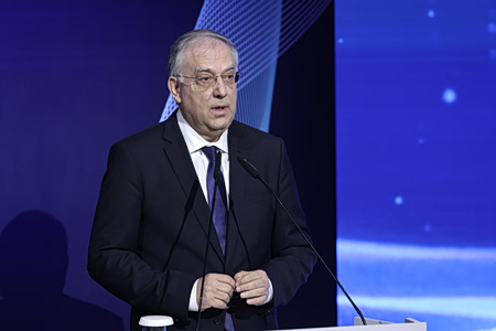 Πόλεμος Ιράν: Ελεγχοι για αισχροκέρδεια – «Δεν υπάρχει λόγος πανικού», λέει ο Θεοδωρικάκος