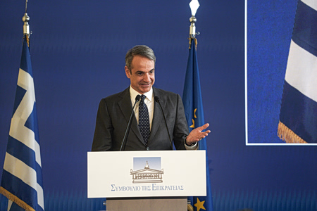 Στη θαλπωρή του Αρσακείου ο Μητσοτάκης