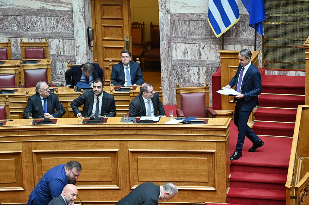 Βουλή: Για επιστολική ψήφο στους απόδημους και Μέση Ανατολή η ομιλία Μητσοτάκη