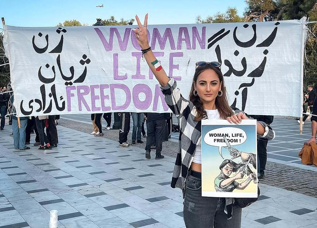 4 Ιρανές που ζουν στην Ελλάδα διηγούνται στο ΒΗΜΑ τις συγκλονιστικές ιστορίες τους