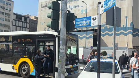 Πειραιάς: Πεζός παρασύρθηκε από λεωφορείο, νοσηλεύεται σε σοβαρή κατάσταση